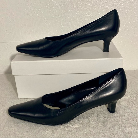 Salvatore Ferragamo Black Leather Kitten Heels Women’s Size 8.5B - Picture 2 of 12